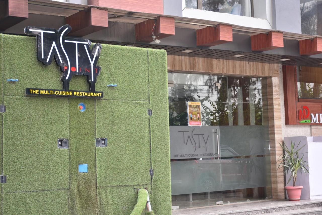 Hotel Meadows Váránaszi Kültér fotó