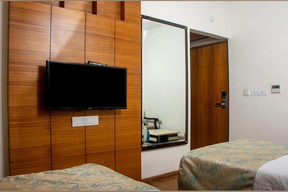 Hotel Meadows Váránaszi Kültér fotó