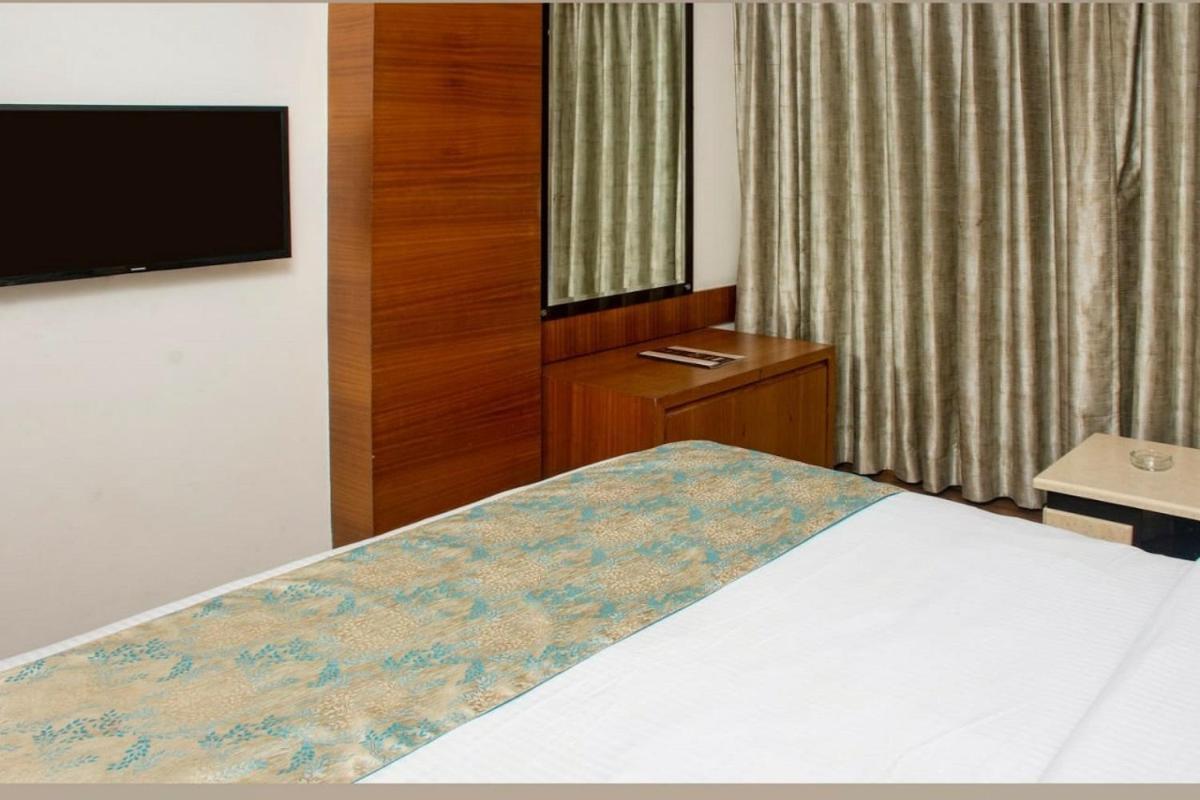 Hotel Meadows Váránaszi Kültér fotó
