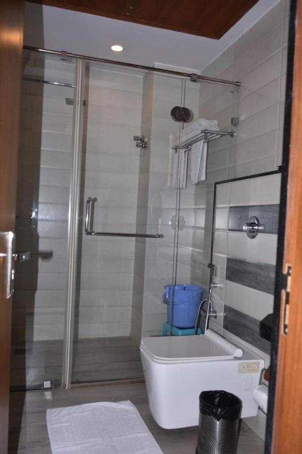 Hotel Meadows Váránaszi Kültér fotó
