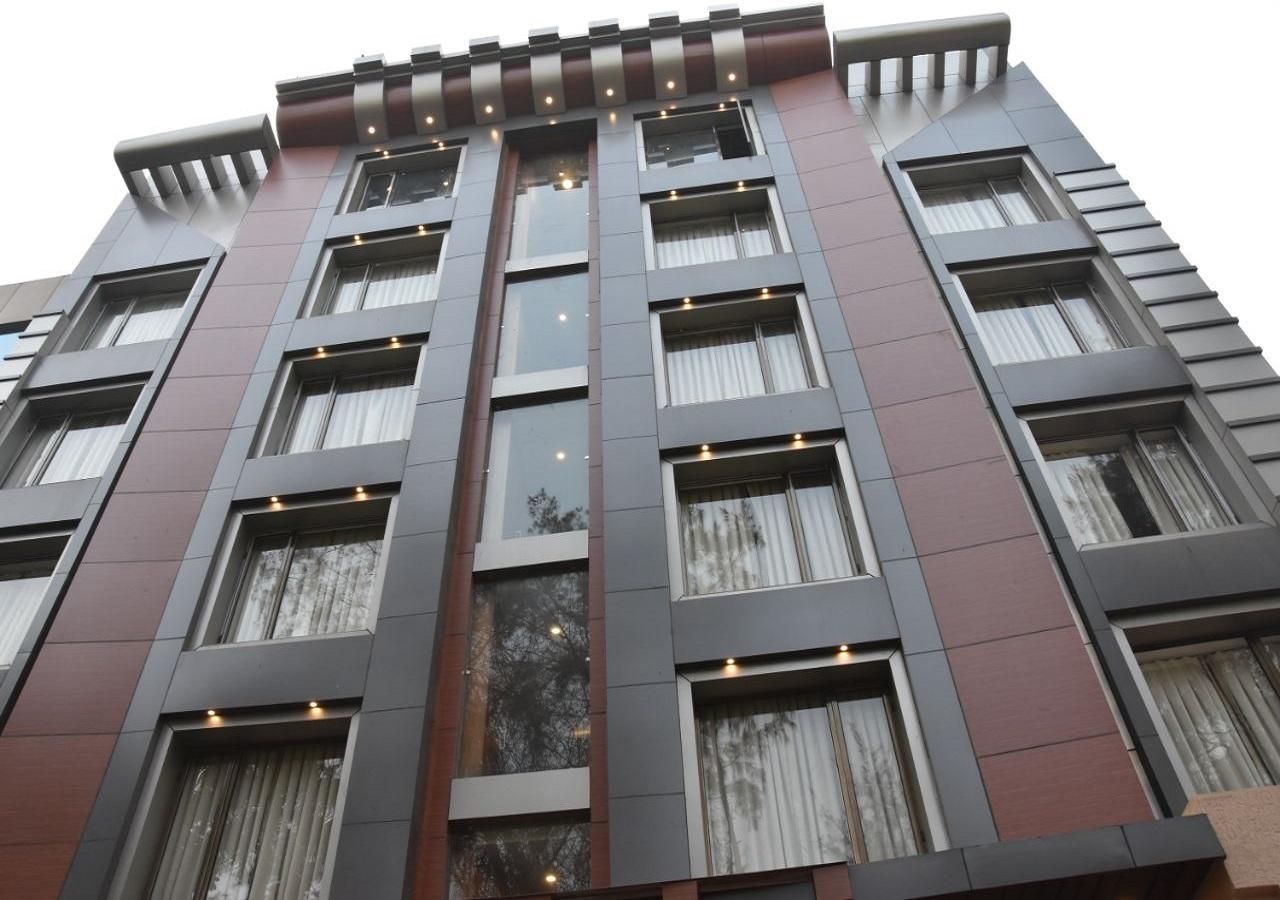 Hotel Meadows Váránaszi Kültér fotó