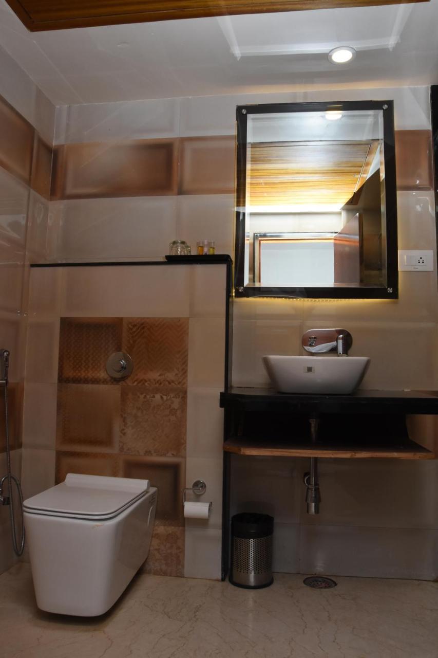 Hotel Meadows Váránaszi Kültér fotó