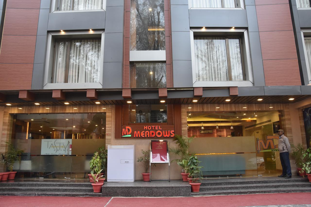 Hotel Meadows Váránaszi Kültér fotó
